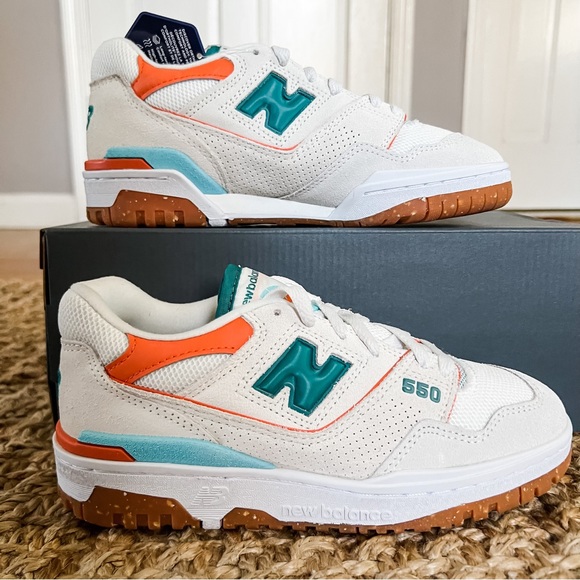 NWT New Balance 550 Sneakers Sea Salt Verdigris and Poppy Women’s Various Sizes - Picture 8 of 16